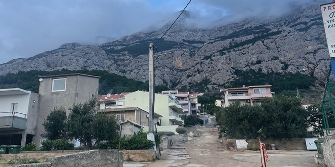 MAKARSKA Od petka zatvoren Put Makra