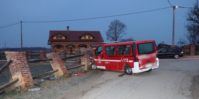 Pijan otuđio vatrogasno vozilo i prouzročio prometnu nesreću