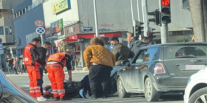 PROMETNA NA KRIŽANJU DUBROVAČKE I POLJIČKE Sudar dva motocikla i automobila