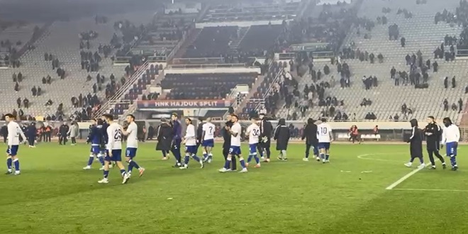 VIDEO: Pogledajte kako je Torcida ispratila igrače Hajduka nakon pobjede