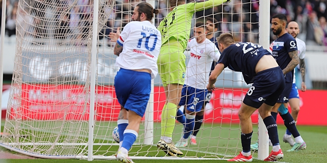 KRAJ: Hajduk uvjerljiv protiv Osijeka, dva gola Livaje, zabio i Biuk!