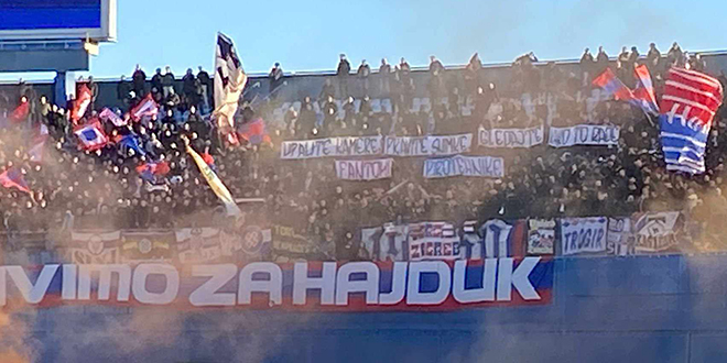 Torcida poslala poruku 'agentu', te napravila veliku bakljadu