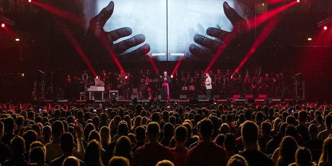 DOMU MOM Domoljubni koncert u Areni Zagreb i Zadru