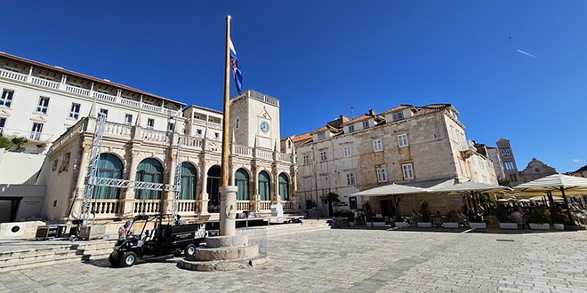 GLASOVANJE U ZADNJI ČAS: Kakva je sudbina hvarskog noćnog života?