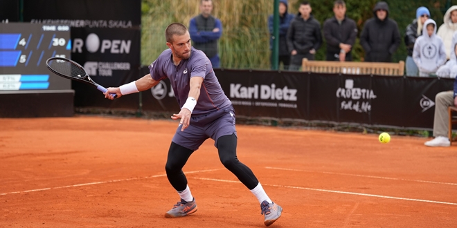 Borna Ćorić korak od trećeg naslova zaredom 