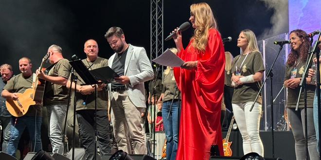 Bila je reality zvijezda, večeras vodi duhovno-humanitarni spektakl u Splitu