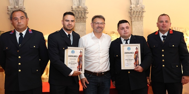 VRIJEDAN POTICAJ Nagrade najboljim solinskim vatrogascima