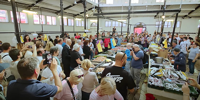 VIDEO: 'Va pensiero' Zbora HNK Split na splitskoj Peškariji
