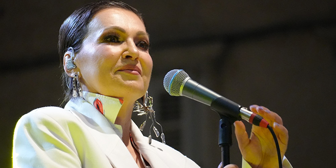 FOTOGALERIJA Nina Badrić očarala Split: Pjaca gorjela od emocija
