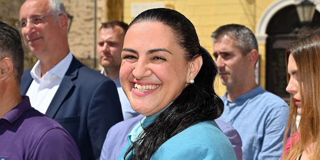 NINČEVIĆ LESANDRIĆ O ANKETI 'Pozivamo HDZ-ovo biračko tijelo da nedjelju slobodno prespava'