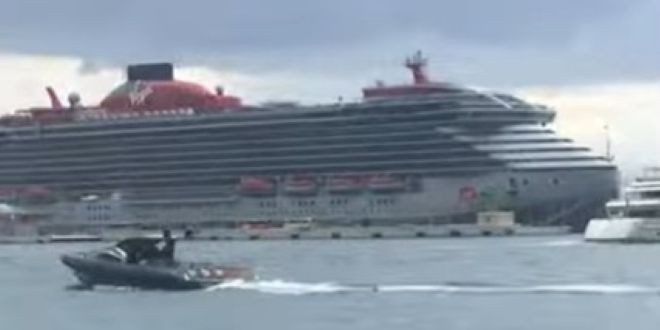 VIDEO Bransonov kruzer za odrasle doplovio u Split