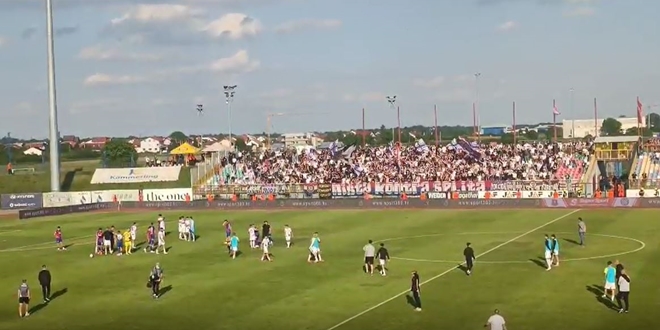 VIDEO Torcida nakon utakmice skandirala igračima 'skinite dresove'