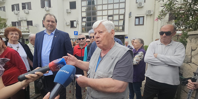 OBEĆANJE, LUDOM RADOVANJE Stanari doma na Zenti tvrde da su prevareni: 'Najavljeno pojeftinjenje ostalo je samo na riječima'