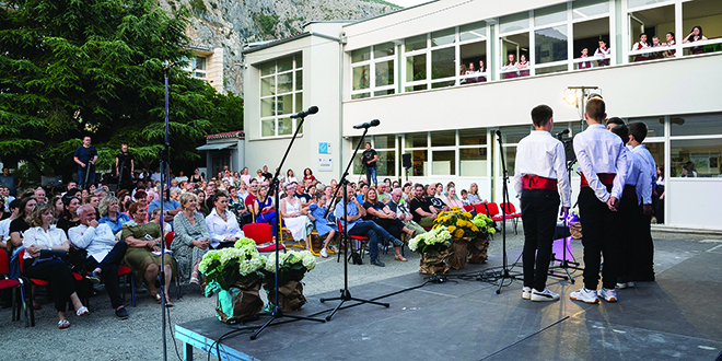 Večer dječjih klapa: Nakon rekordnog broja prijava u Omiš stižu mladi pjevači iz cijele zemlje, ali i poznati gost