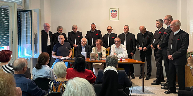Predstavljena tri romana 'Cvjetko', 'Dom' i 'Otok' književnice Zdenke Čorkalo