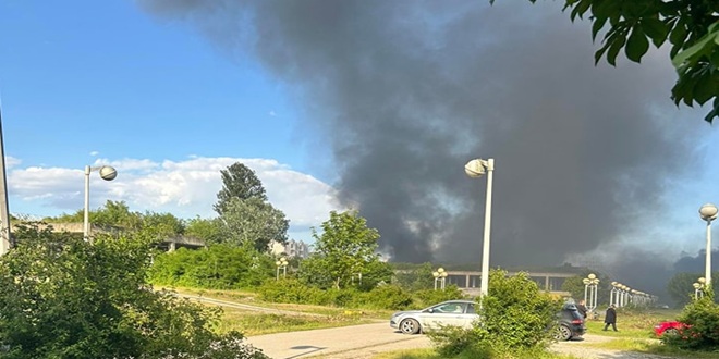 Glasne detonacije i požar u Zagrebu