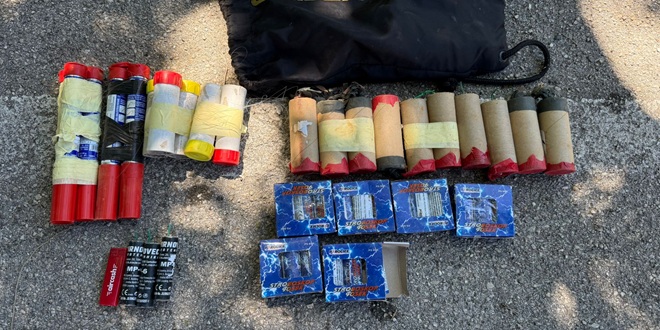 ŠIBENIK - HAJDUK Policija: Promptnim reakcijama policije spriječeni su veći sukobi