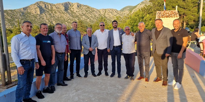 FOTO Župan Boban sa zamjenicima posjetio Makarsko primorje