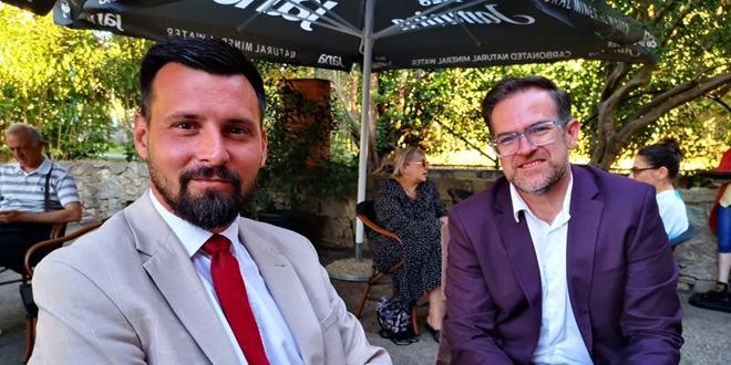 UŽIVO IZ STOŽERA CENTRA Ivošević: Tijesna je borba, ovo su čari demokracije