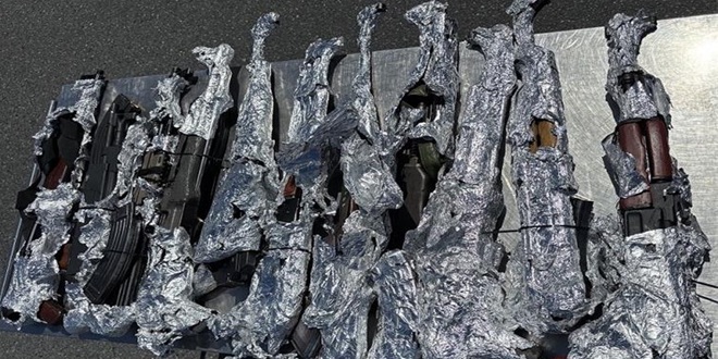 RAZOTKRILI IH CARINICI Kosovari u Hrvatsku pokušali uvesti 11 automatskih pušaka s pripadajućim streljivom