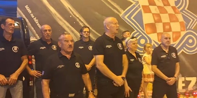 VIDEO Pogledajte kako su HOS-ovci dočekali sinove Thomasa Crowleyja u Splitu
