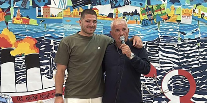 FOTO/VIDEO: OPROŠTAJ NAKON 34 GODINE Ravnatelj Bitanga odlazi u mirovinu, a OŠ Ravne njive prepušta Haidi Mimica Tudor