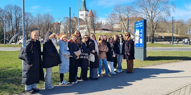 FOTO: Učenice Obrtničke škole iz Splita u sklopu  programa Erasmus+ na strukovnom osposobljavanju u zemlji Djeda Mraza