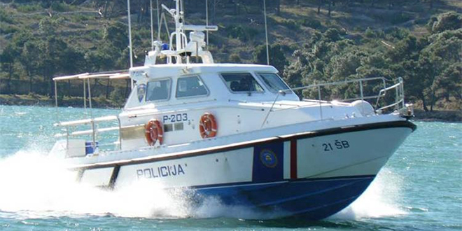 Kazne za trojicu stranih gliseraša u šibenskom akvatoriju