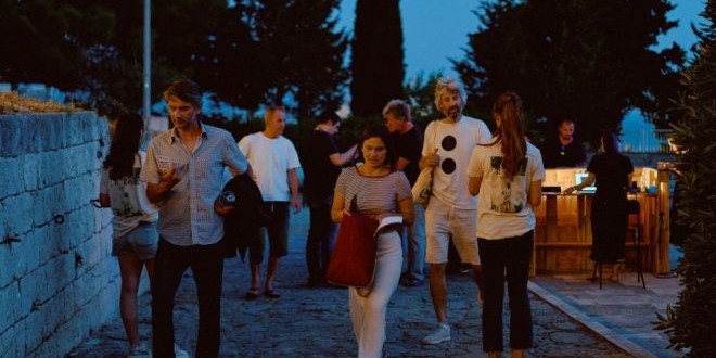FESTIVAL MEDITERANSKOG FILMA Premijera 'Škole hodanja 2' u intimnom kinu na Gripama