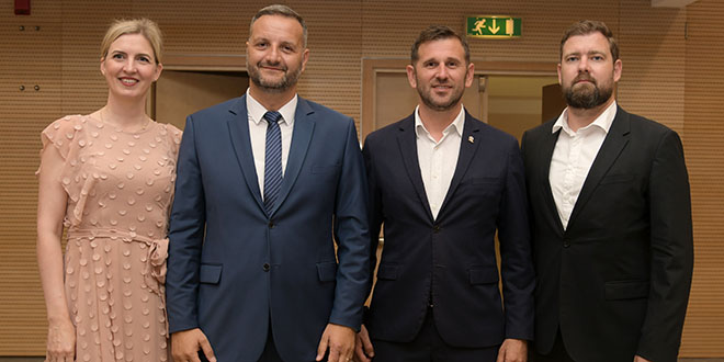 Dobio je najveći pljesak, a župan mu posvetio stih: 'Od Trogira do Krila sve je duša jednog tila'