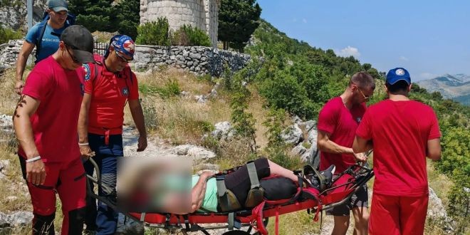 HGSS-ovci spašavali stariju ženu kod Omiša