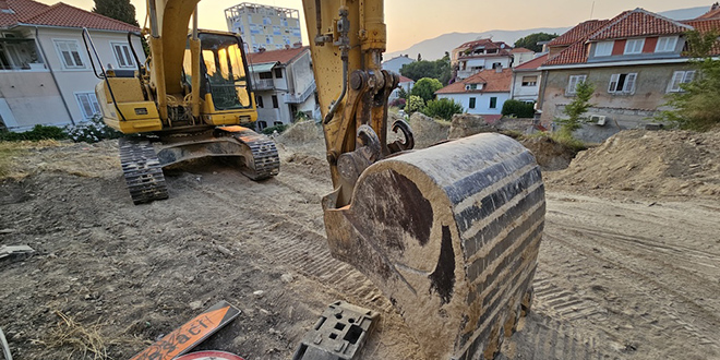 FOTOGALERIJA Uređuje se parcela ispod Tvrđave Gripe, gradi se stambeni kompleks