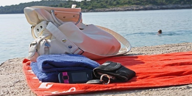 ČUVAJTE SVOJE STVARI Osim turističke, 'sezona' je krađa na plažama