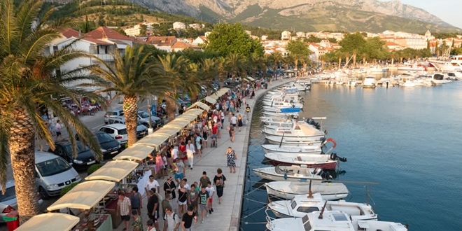 'Okusi Hrvatsku' u Baškoj Vodi