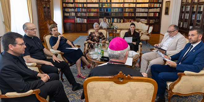FOTO: Nadbiskup primio Tomislava Šutu i njegove suradnike