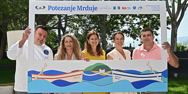 POTEZANJE MRDUJE Borba Brača i Šolte za otočić pun simbolike, ove godine još spektakularnije