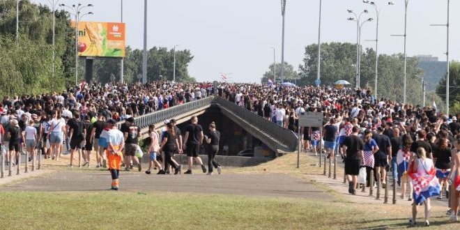 VIDEO Nevjerojatnu kolonu ljudi prate taktovi 'Bojne Čavoglave'