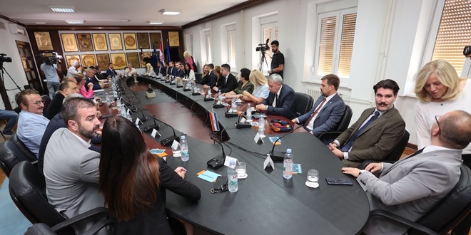 NOVI DATUM SJEDNICE Hoće li Šuta sastaviti većinu u Gradskom vijeću? Oporba je skovala plan...