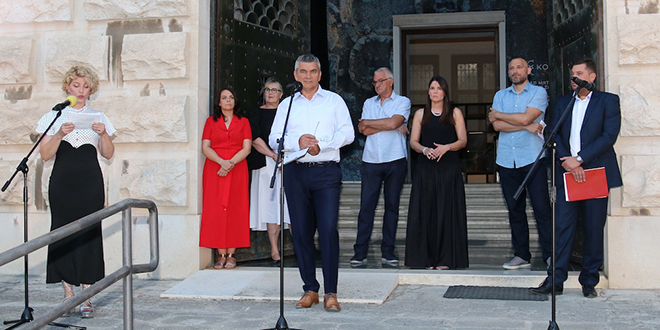 FOTOGALERIJA Arheološki muzej u Splitu otvorio izložbu o fascinantnoj nekropoli s otoka Korčule