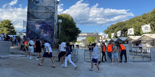 VIDEO Ljubitelji Ultra Europe festivala započeli se okupljati pred Parkom mladeži