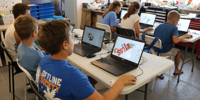 FOTOGALERIJA: 3D modeliranje i reciklaža plastike oduševili polaznike STEM ljeta u ZTK