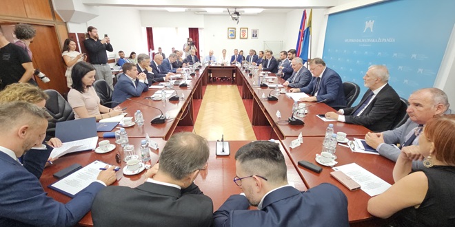 FOTO Susreli se Plenković i Boban