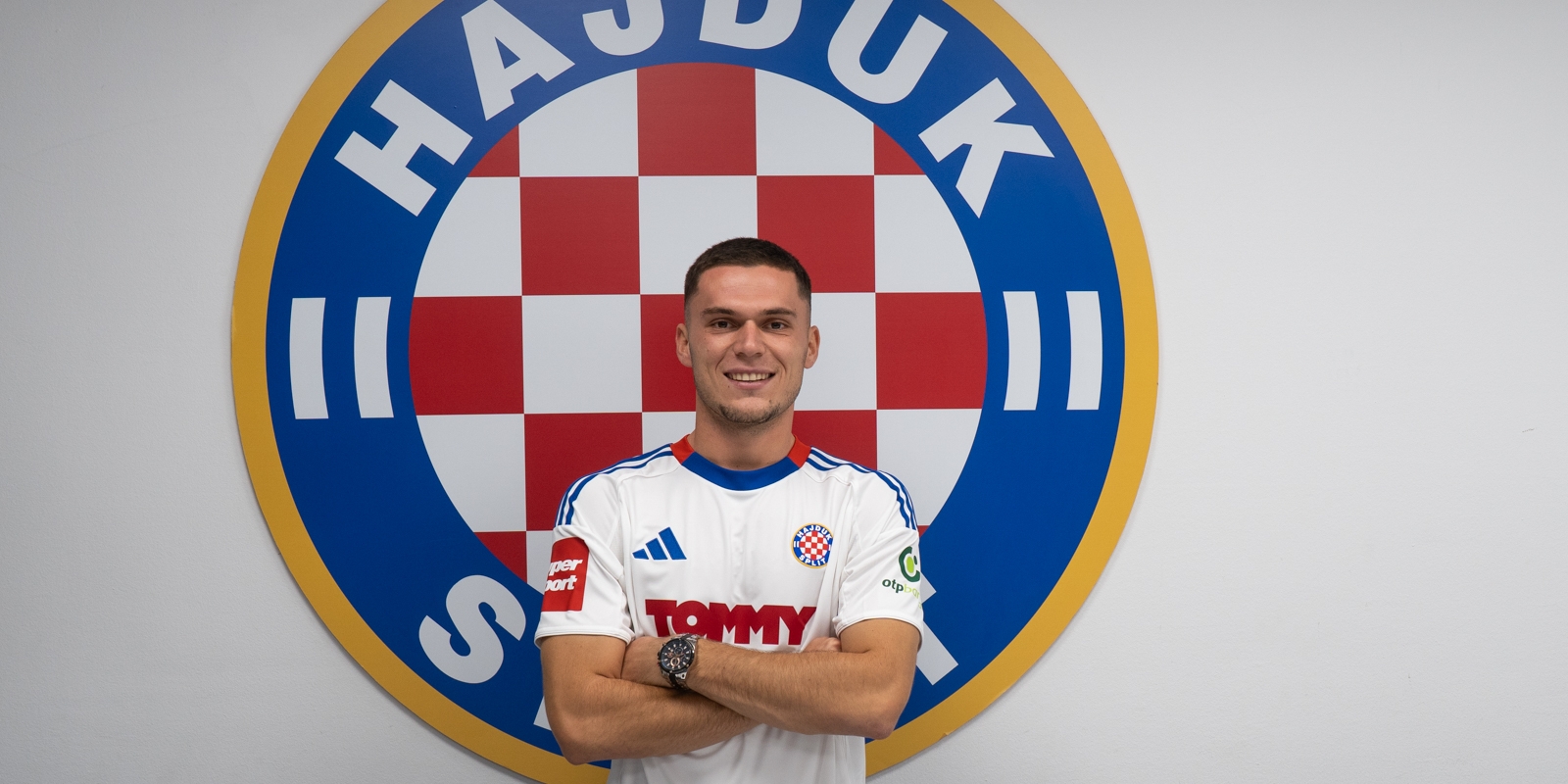 SLUŽBENO: Ron Raci je novi Hajdukov stoper!