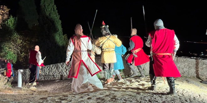 FOTO/VIDEO 'Uskočki boj za Klis' i ove godine oduševio publiku na drevnoj Tvrđavi