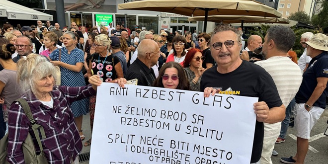 FOTO/VIDEO Građani protiv dolaska broda s azbestom: 'Ne vjerujemo institucijama'
