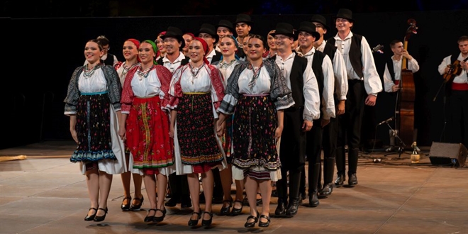 FOTOGALERIJA Jedinstvu dodijeljen Certifikat vrsnoće za scensko izvođenje folklorne umjetnosti