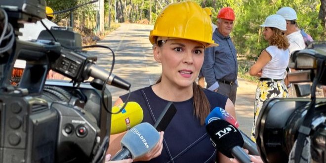 DOGRADONAČELNICA SPLITA O BRODU S AZBESTOM 'Razumijemo zabrinutost, ali postoje zakonske procedure'