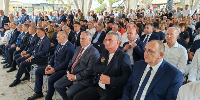Dirljiv Buljev govor na otvaranju spomen sobe branitelja: 'Moji suborci i ja goluruki smo stali pred četničke tenkove'
