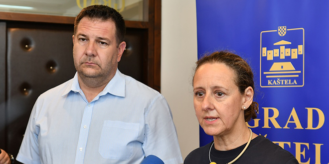 FOTO Obuljen Koržinek u Kaštelima: U ovoj godini nam je najvažniji dvorac Rušinac