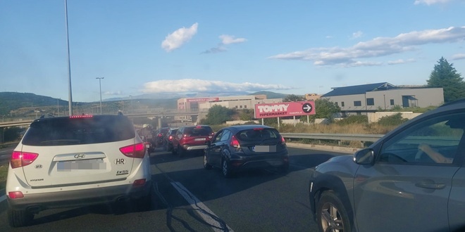 VIDEO Prometni čep u Dugopolju